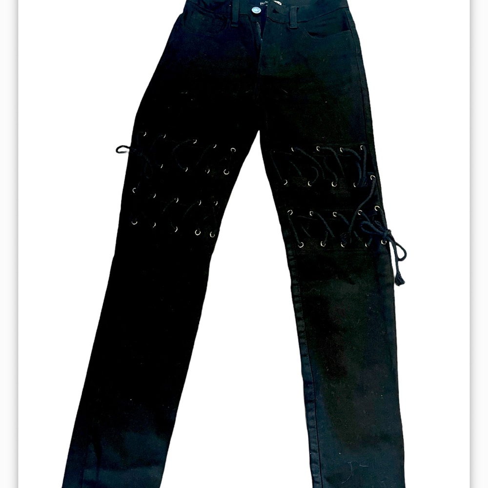 Fashion nova jeans size 1 worn once !